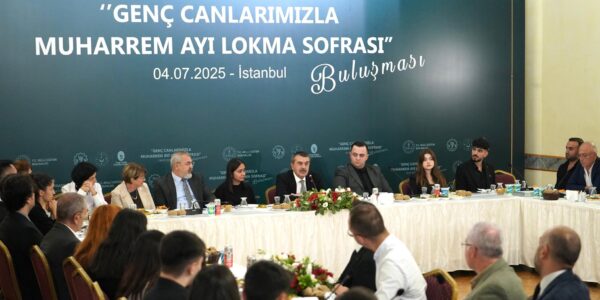Bakan Yusuf Tekin, “Muharrem Ayı Lokma Sofrası” nda Gençlerle Buluştu