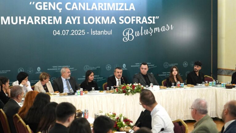 Bakan Yusuf Tekin, “Muharrem Ayı Lokma Sofrası” nda Gençlerle Buluştu