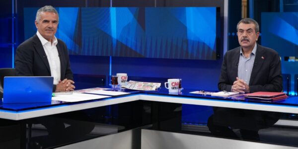 Bakan Tekin, CNN Türk Canlı Yayınında Soruları Yanıtladı