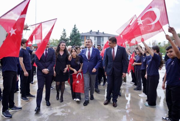 Bakan Tekin, Esin Olcay Anadolu Lisesi Açılış Törenine Katıldı