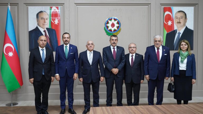 Bakan Tekin, Azerbaycan Başbakanı Asadov ile Görüştü