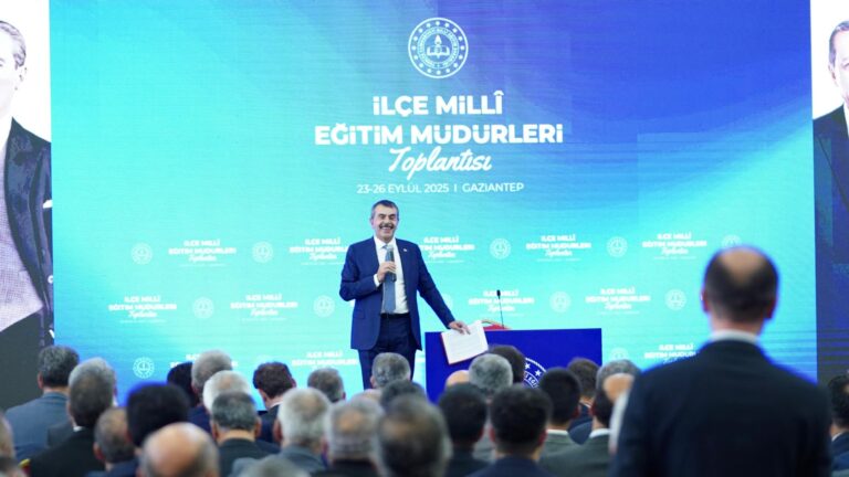 Bakan Tekin, Gaziantep’te İlçe Millî Eğitim Müdürleri ile Buluştu