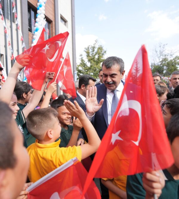 Bakan Tekin, Gaziantep’te Toplu Okul Açılış Töreninde Konuştu