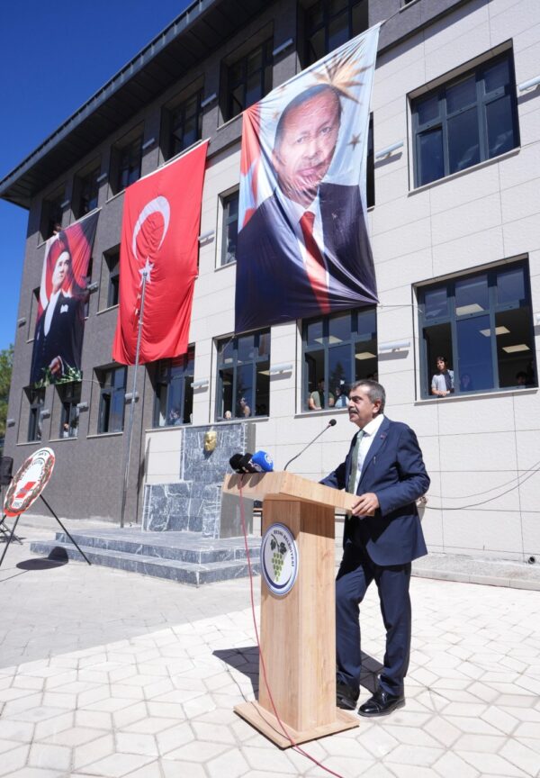 Bakan Tekin, Adıyaman Besni’de “Eğitim Bayramı Açılış Töreni”ne Katıldı