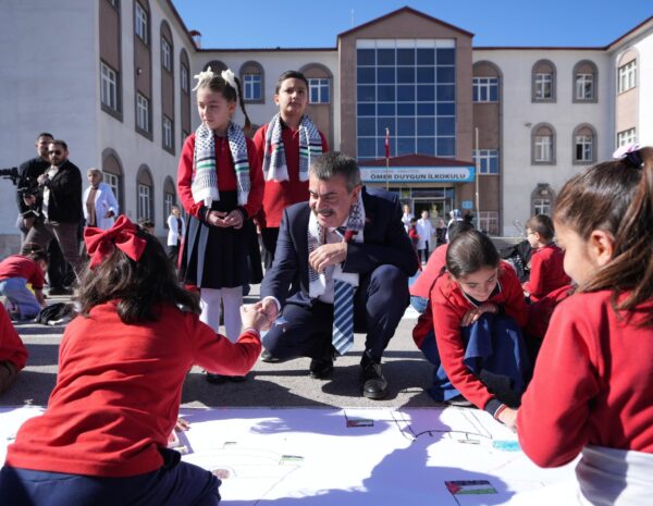 Bakan Tekin, Erzurum’da “Filistin Farkındalık Etkinlikleri”ne Katıldı