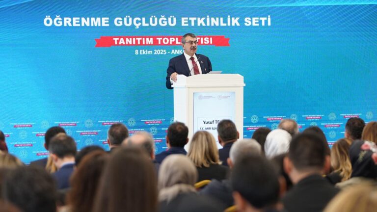 Bakan Tekin, “Öğrenme Güçlüğü Etkinlik Seti Tanıtım Programı”na Katıldı