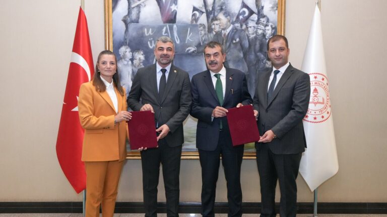 Hayırsever Desteğiyle İki Okul ve Öğretmenevi İnşa Edilecek