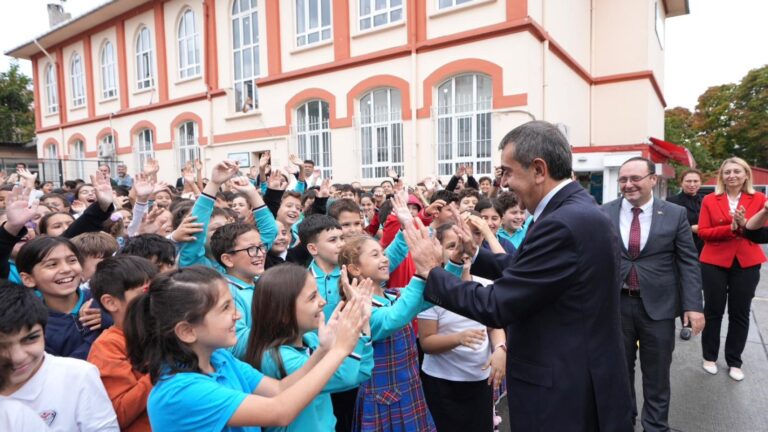 İstanbul Öğretmen Akademileri ve Atölyelerinin Yeni Eğitim Öğretim Yılının İlk Dersini, Bakan Tekin Verdi