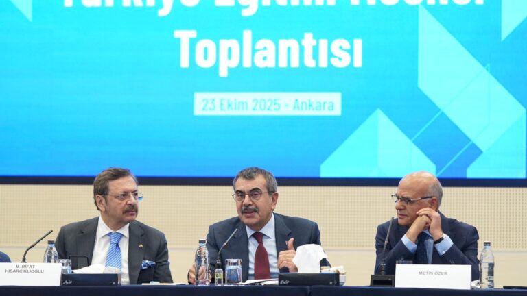 Bakan Tekin, “TOBB Türkiye Eğitim Meclisi Toplantısı”na Katıldı