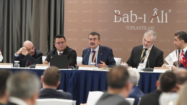 Bakan Tekin, Bab-I Ali Toplantıları’nın Konuğu Oldu