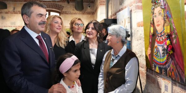 Bakan Tekin “Evliya Çelebi’nin İzinde” Sergisini ve “3. Rami Bilim Şenliği”ni Ziyaret Etti