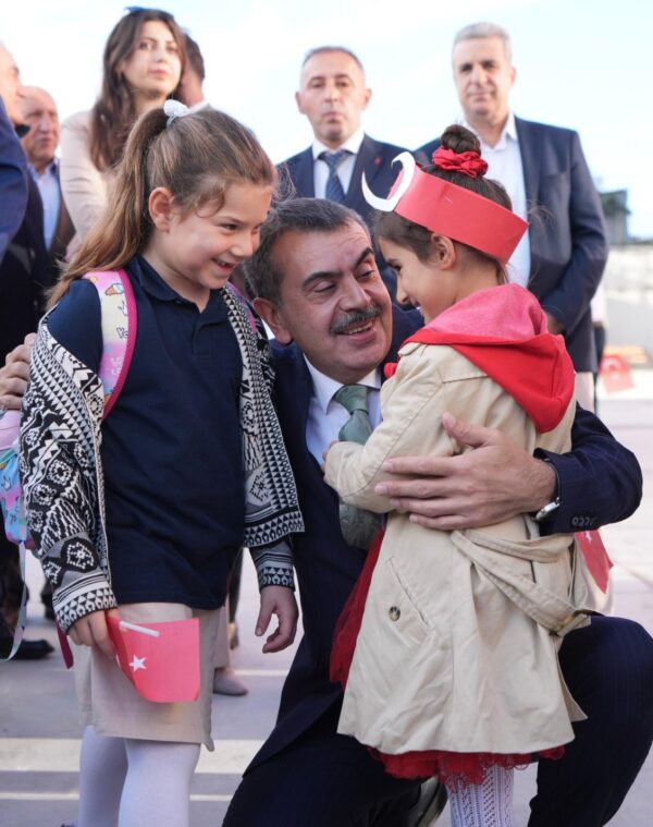 Bakan Tekin, “Gümüşdere İlk ve Ortaokulu Açılış Töreni”ne Katıldı