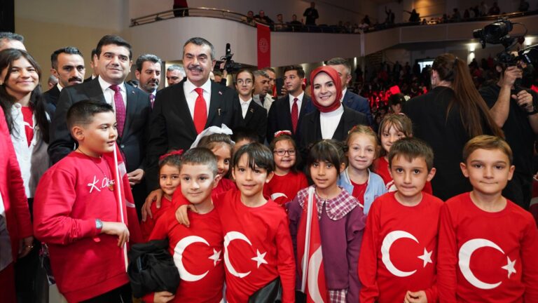 “Köklü Geçmişten Güçlü Cumhuriyete” Konulu Yarışmanın Ödül Töreni Yapıldı