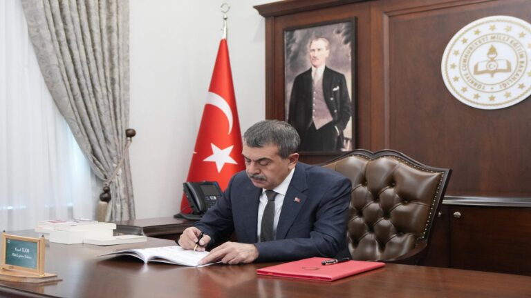 Millî Eğitim Bakanı Yusuf Tekin’in 10 Kasım Atatürk’ü Anma Mesajı