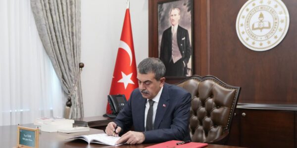Bakan Tekin’den Öğretmenlere Teşekkür Mektubu