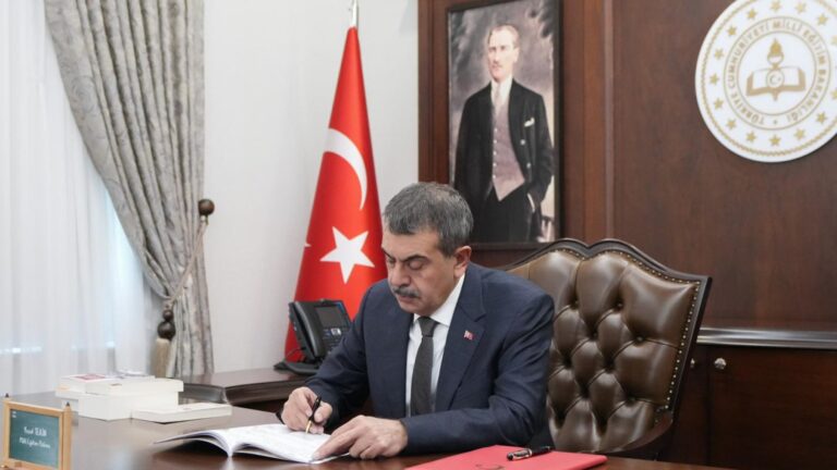 Bakan Tekin’den Öğretmenlere Teşekkür Mektubu