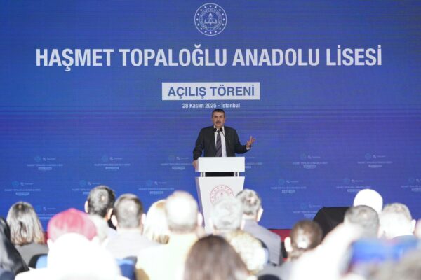Bakan Tekin, Haşmet Topaloğlu Anadolu Lisesinin Açılışına Katıldı