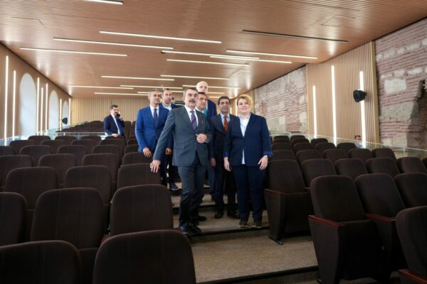 Bakan Tekin, Millî Eğitim Akademisi Sultanahmet Eğitim ve Uygulama Merkezini Ziyaret Etti