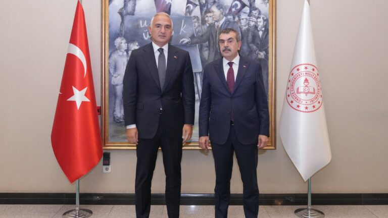 Bakan Tekin, Kültür ve Turizm Bakanı Ersoy’la Bir Araya Geldi