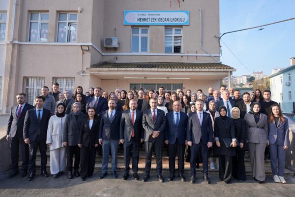 Bakan Tekin, Arnavutköy’deki Piri Reis İlkokulu İnşaatında İncelemelerde Bulundu