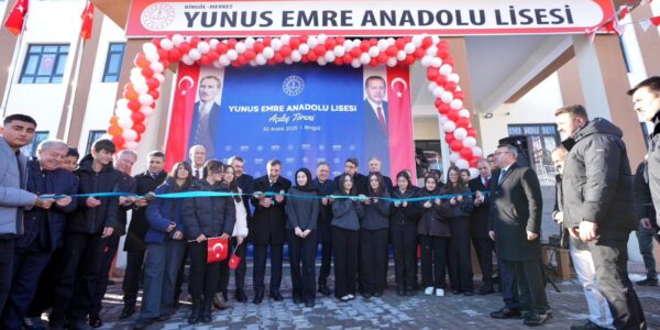 Cumhurbaşkanı Yardımcısı Yılmaz ve Bakan Tekin, Bingöl’de Yunus Emre Anadolu Lisesinin Açılışına Katıldı