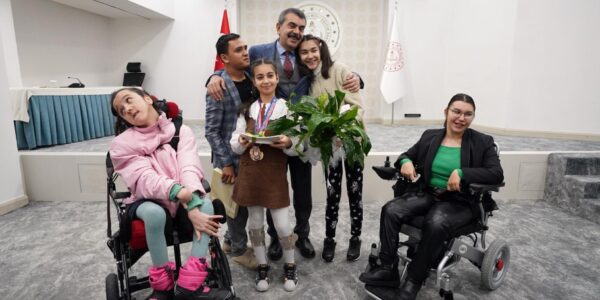 Bakan Tekin’den Dünya Engelliler Günü Mesajı