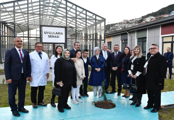 Emine Erdoğan ve Bakan Tekin, Zonguldak Karadeniz Ereğli Özel Eğitim Kampüsü Açılış Töreni’ne Katıldı