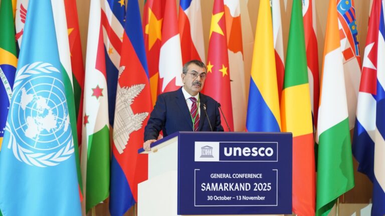 Bakan Tekin, “15 Aralık Dünya Türk Dili Ailesi Günü”nü Kutladı