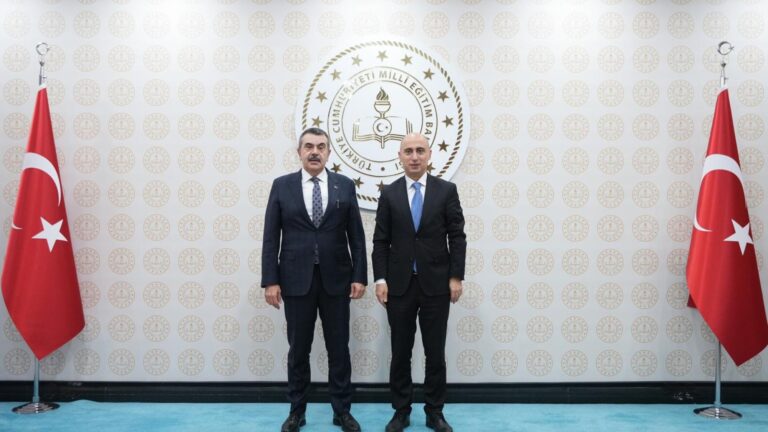 Bakan Tekin, Azerbaycan Bilim ve Eğitim Bakanı Amrullayev’le Görüştü