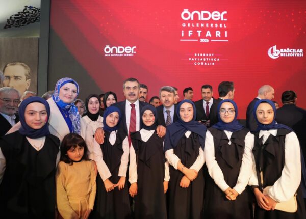 Bakan Tekin, Önder İmam Hatipliler Derneği Geleneksel İftar Programı’na Katıldı