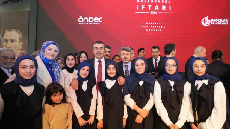 Bakan Tekin, Önder İmam Hatipliler Derneği Geleneksel İftar Programı’na Katıldı