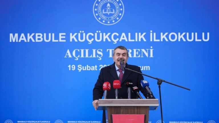 Bakan Tekin, Makbule Küçükçalık İlkokulu Açılış Töreni’ne Katıldı