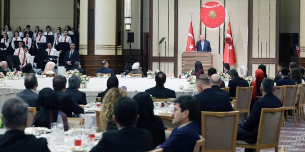 Cumhurbaşkanı Erdoğan, Eğitim Ailesi ile İftar Programı’nda Eğitimcilerle Bir Araya Geldi