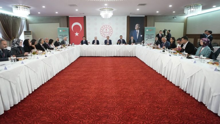 Bakan Tekin, “Duygu Değer Temelli Esenlik Projesi” Çalıştayı’na Katıldı