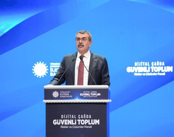 Bakan Tekin, “Dijital Çağda Güvenli Toplum: Riskler ve Çözümler Paneli”ne Katıldı