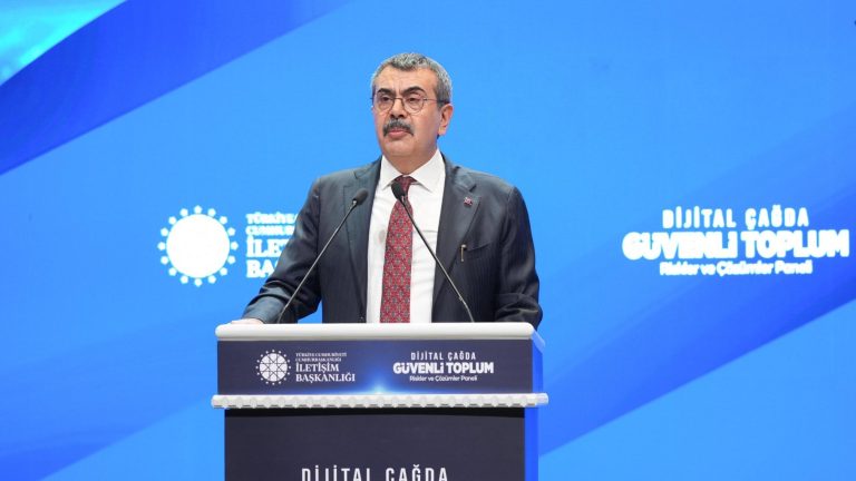 Bakan Tekin, “Dijital Çağda Güvenli Toplum: Riskler ve Çözümler Paneli”ne Katıldı