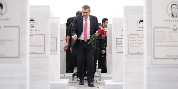 Bakan Tekin, Öğretmen Hatıra Ormanı ve Şehit Öğretmenler Anıtı’nı Ziyaret Etti