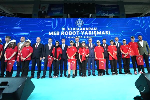 Bakan Tekin, Antalya’daki “Robot Yarışması”nda Konuştu