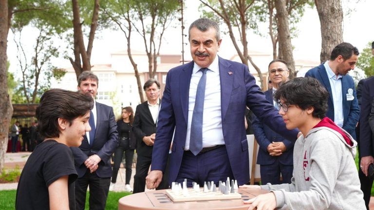 Bakan Tekin, “Fen Bahçeleri” Türkiye’nin Bilim Projesi Tanıtım Programında Konuştu