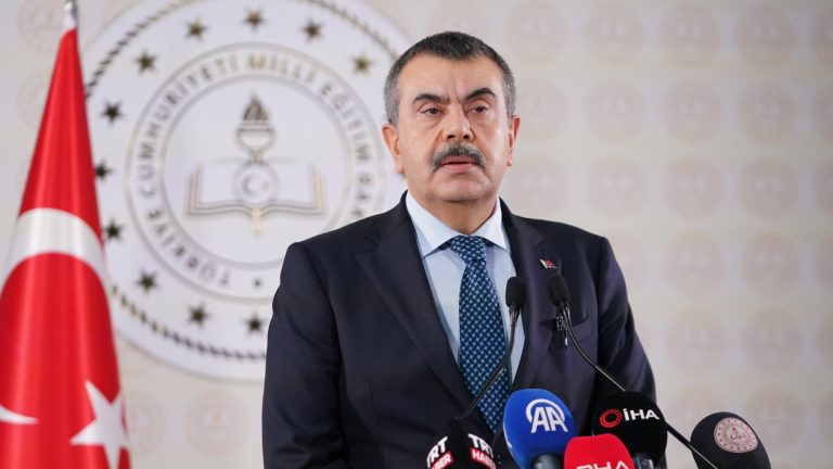 Bakan Tekin, Okullarda Alınacak Tedbirlere İlişkin Basın Açıklaması Düzenledi
