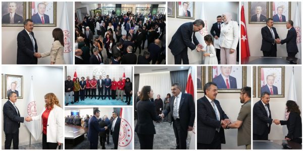 Bakan Tekin, Bakanlık Personeli ile Bayramlaştı