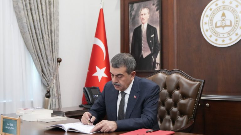 Bakan Tekin’den Şenay Aybüke Yalçın’ın Şehadet Yıl Dönümü Mesajı