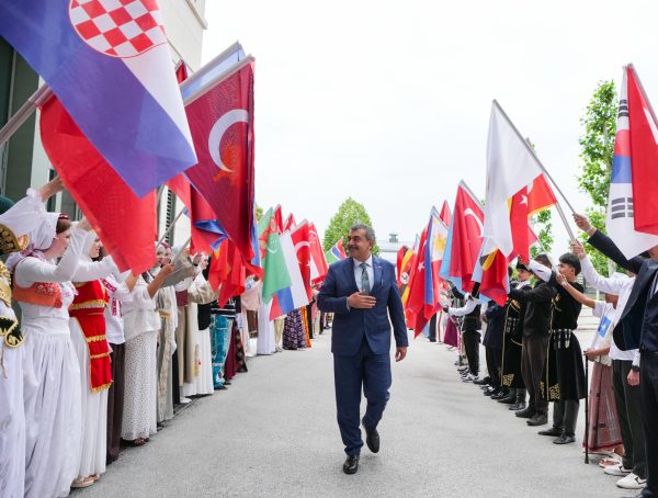 Bakan Tekin, “Uluslararası Anadolu İmam Hatip Liseleri Kültür ve Sanat Festivali”ne Katıldı