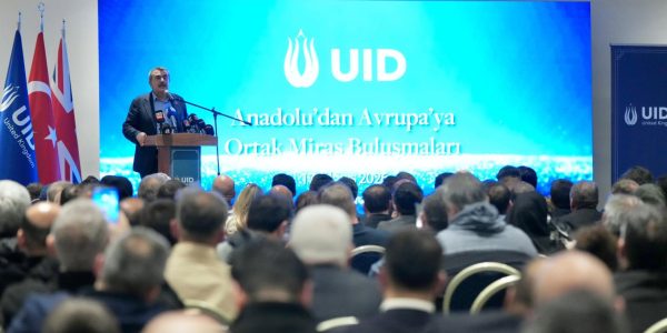 Bakan Tekin, Londra’da “Anadolu’dan Avrupa’ya Ortak Miras Buluşmaları” Programına Katıldı