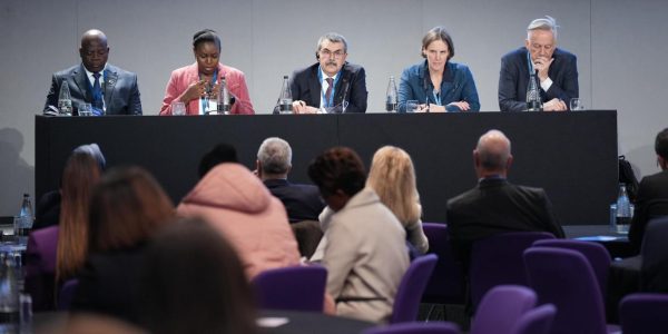 Bakan Tekin, Londra’daki Dünya Eğitim Forumu’na Katıldı