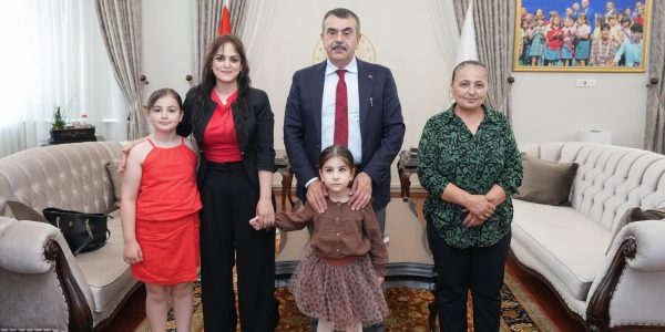 Âşık Veysel’in İzindeki Nil, Müzik Eğitimine İlk Adımı Attı