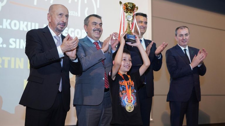 Bakan Tekin, “Türkiye 7. Okullar Arası Zekâ Oyunları Şampiyonası” Ödül Töreni’ne Katıldı