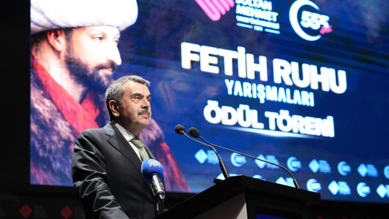 Bakan Tekin, “Fetih Ruhu Yarışmaları Ödül Töreni” ne Katıldı