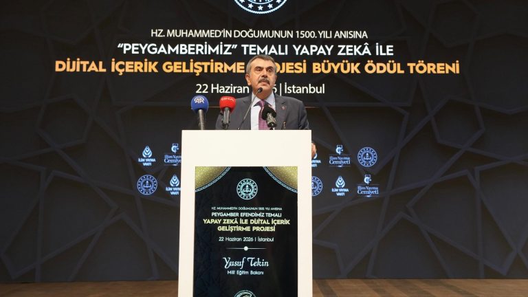 Bakan Tekin, ” ‘Peygamberimiz’ Temalı Yapay Zekâ ile Dijital İçerik Geliştirme Projesi “nin Ödül Törenine Katıldı