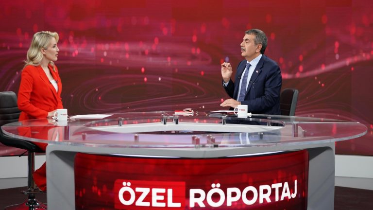 Bakan Tekin, TRT Haber Canlı Yayınında Soruları Yanıtladı